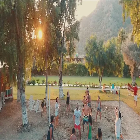 شوجر بيتش كلوب فندق