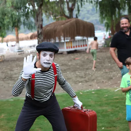 فندق شوجر بيتش كلوب