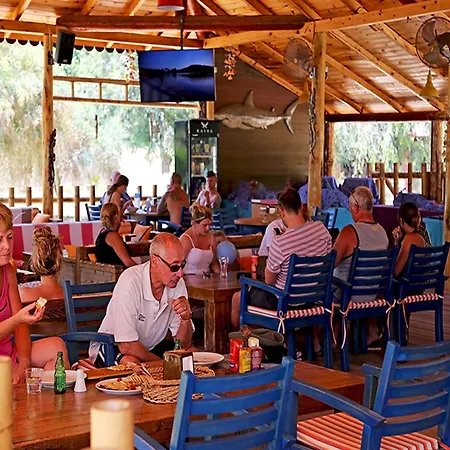 فندق شوجر بيتش كلوب 3*