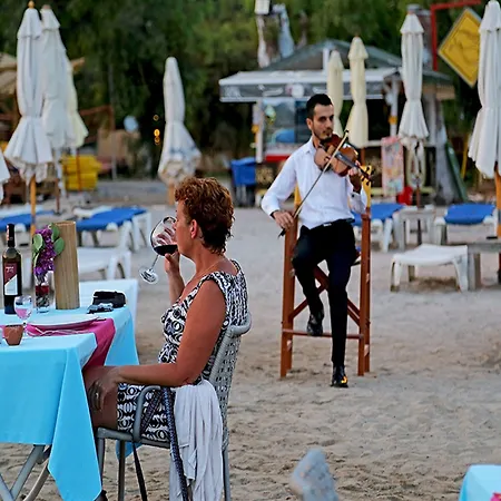 فندق شوجر بيتش كلوب