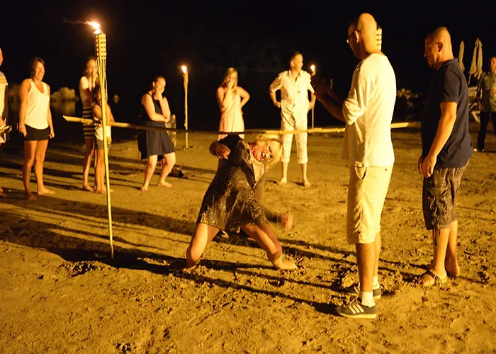 糖果海滩俱乐部酒店 3*