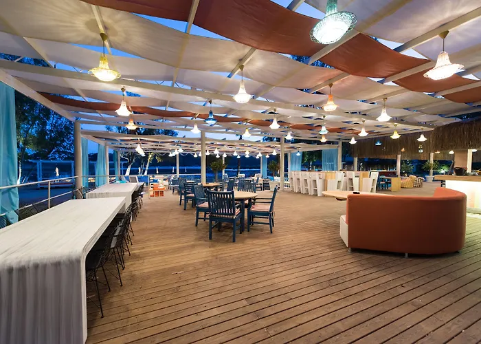 糖果海滩俱乐部酒店 3* 厄吕代尼兹