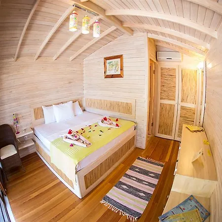 Sugar Club מלון 3*